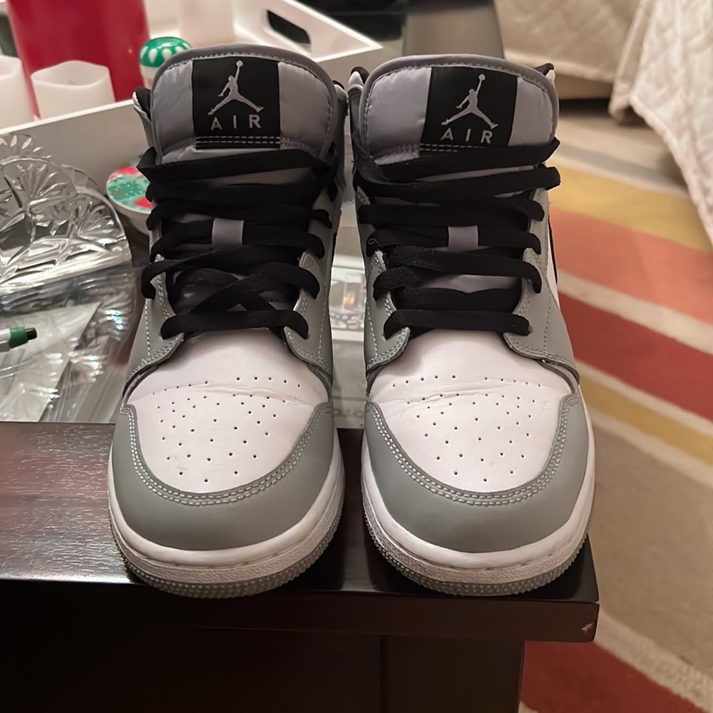 Air Jordan 1 Mid ‘Smoke Grey’ - Picture 6 of 7